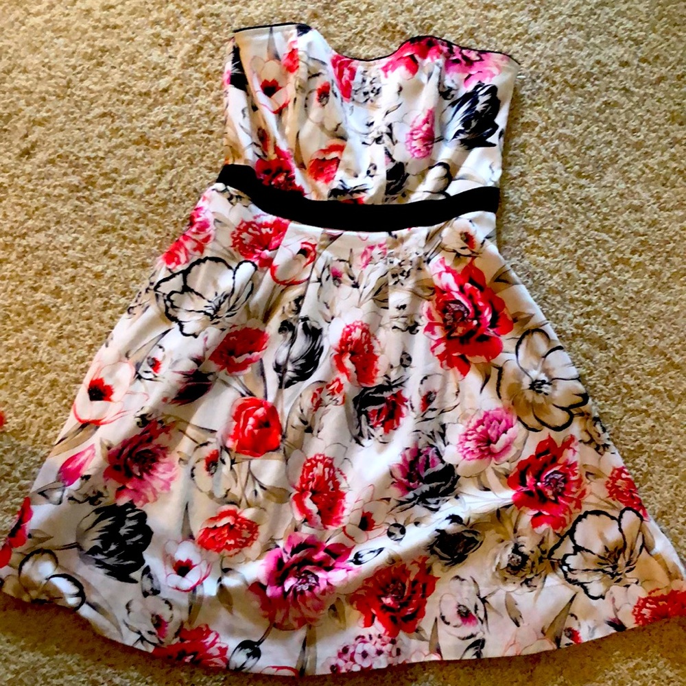 White House Black Market Strapless Floral Dress